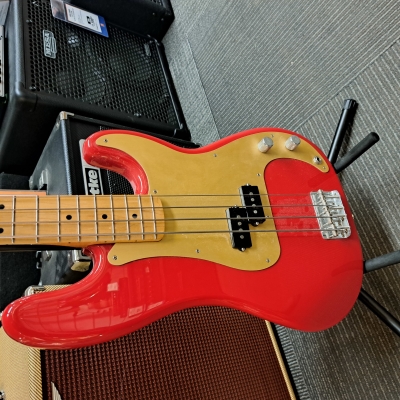 Fender Vintera 50's Precision Bass 2